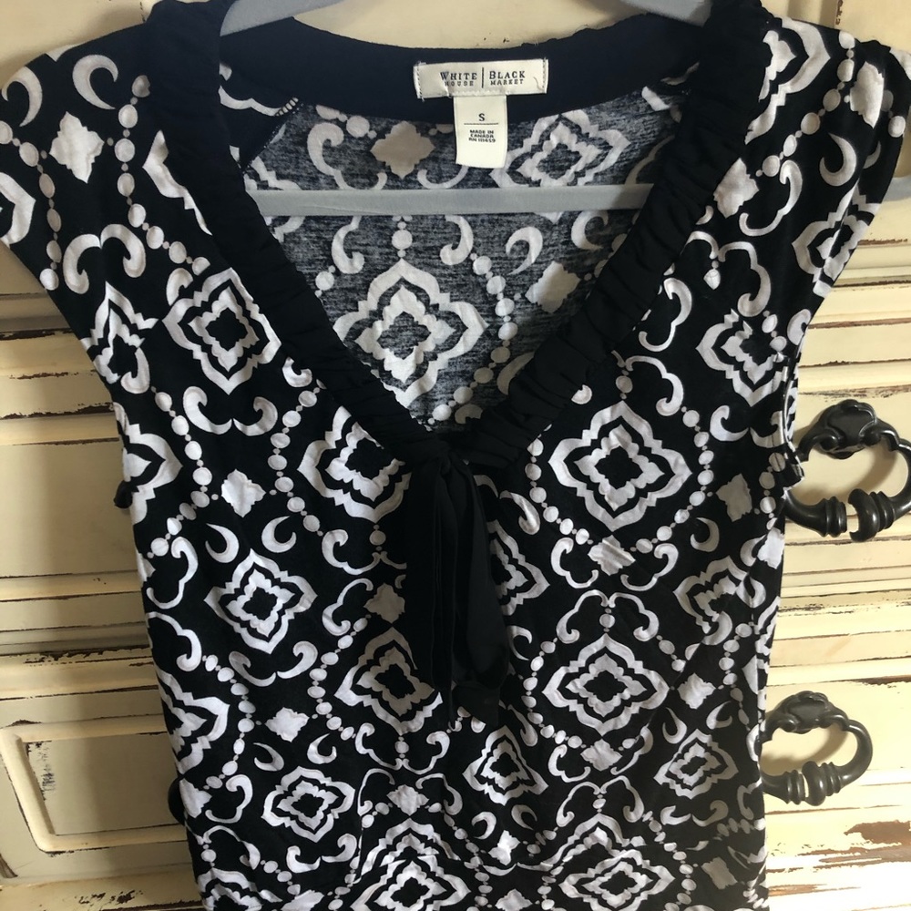 White House black market top